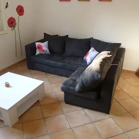 Bas De De 90m² Entre * Talasani