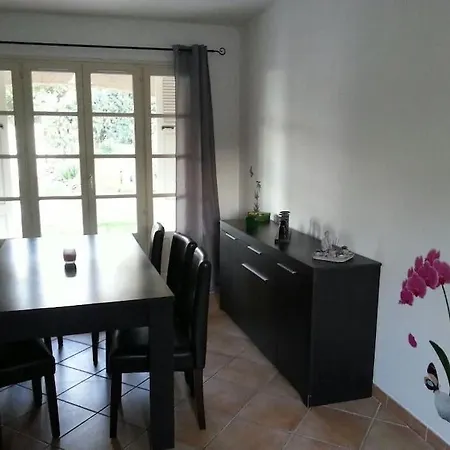 Bas De De 90m² Entre Apartment