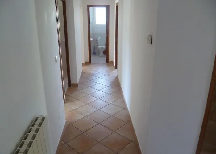 Appartement Bas De De 90m² Entre *