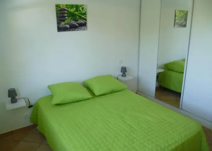 Appartement Bas De De 90m² Entre Talasani